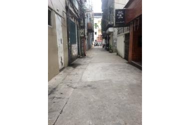 Bán nhà Lạc Long Quân, Cầu Giấy, hai thoáng, kinh doanh, giá 9,2 tỷ.